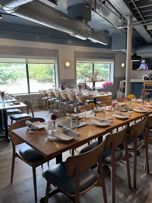 Stern & Bow Restaurant Picture 5