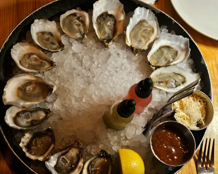 Stern & Bow Restaurant Picture 1