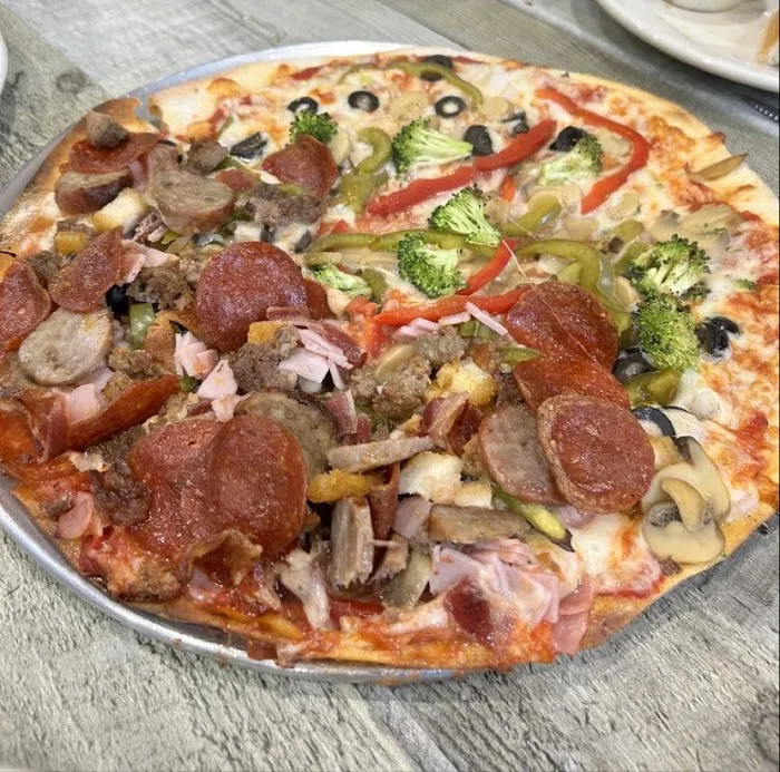 River Edge Pizza Kitchen Picture 1
