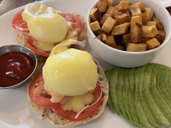 White Maple Café Picture 7