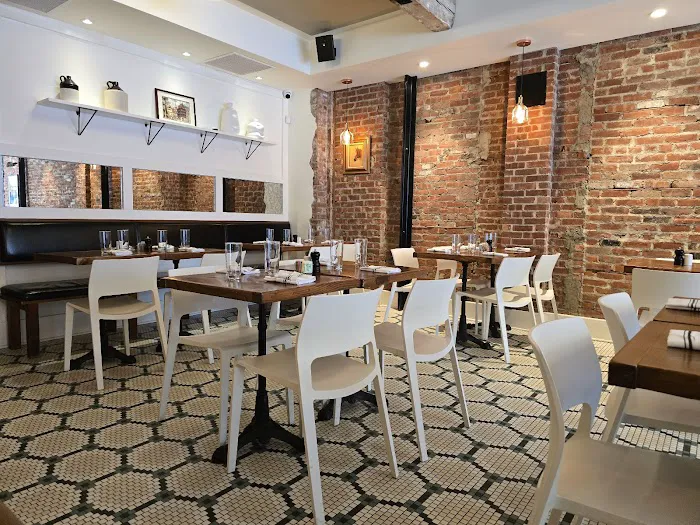 White Maple Café Picture 10