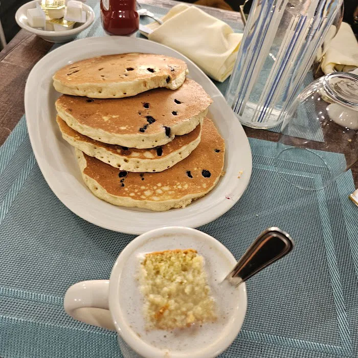 Le Pancake Cafe Picture 10