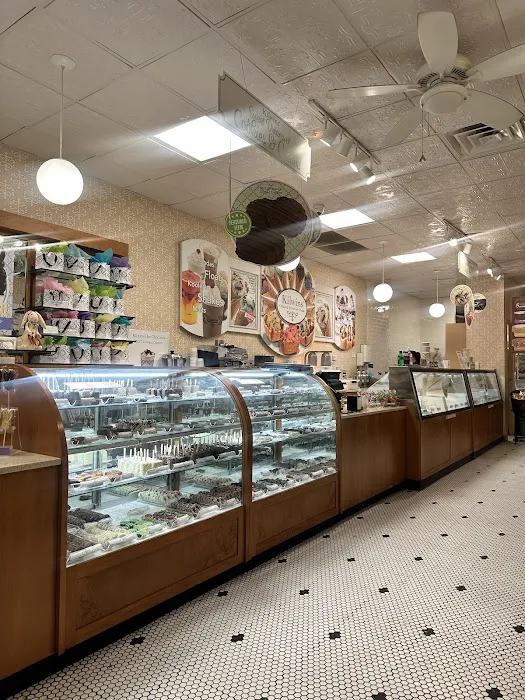 Kilwins Ice Cream - Chocolate - Fudge Picture 6