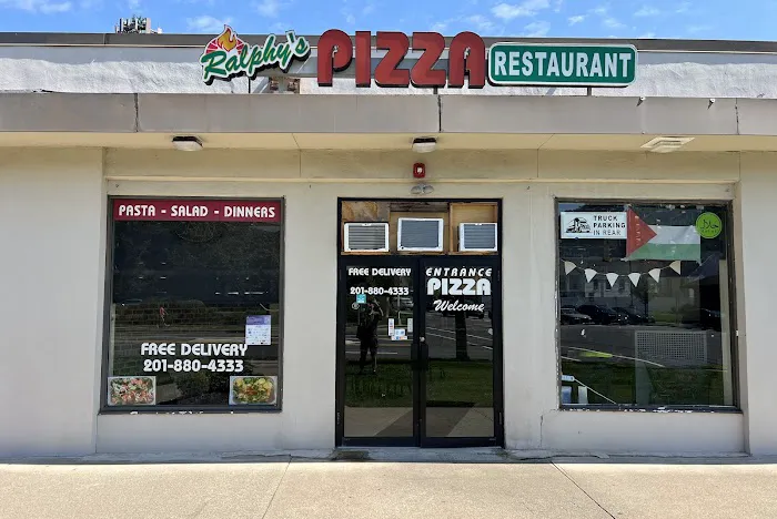 Ralphy's Pizza Restaurant Picture 8