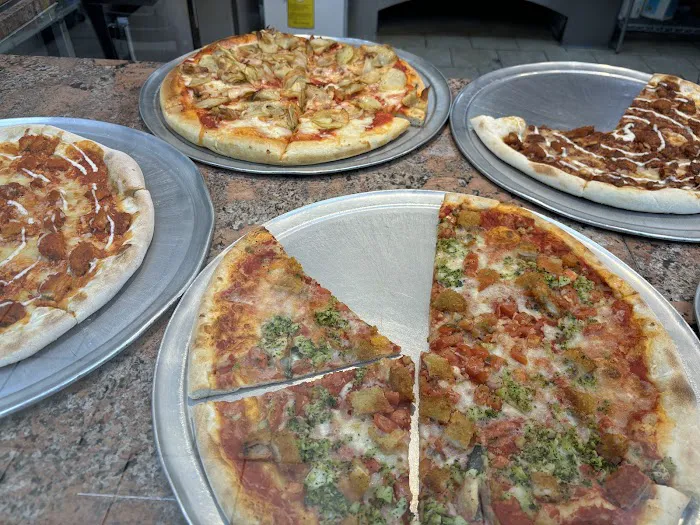 Ralphy's Pizza Restaurant Picture 5