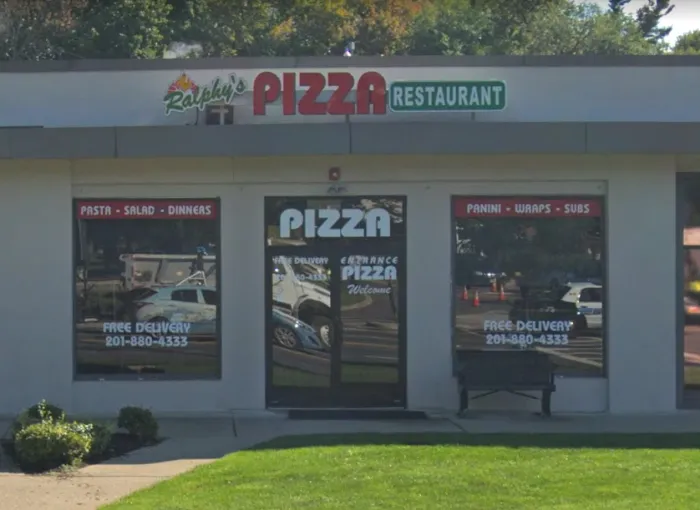 Ralphy's Pizza Restaurant Picture 9