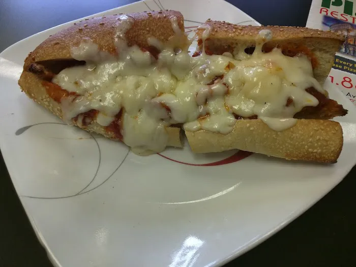 Ralphy's Pizza Restaurant Picture 4
