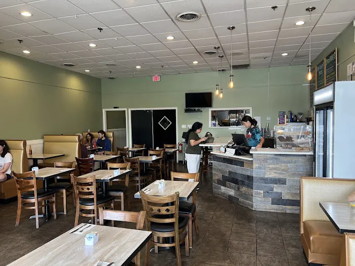 Simply Green Cafe Picture 4