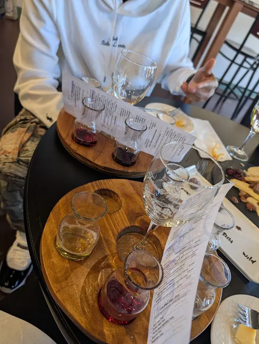 Tomasello Winery Tasting Room Picture 9