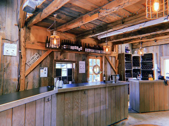 Tomasello Winery Tasting Room Picture 10