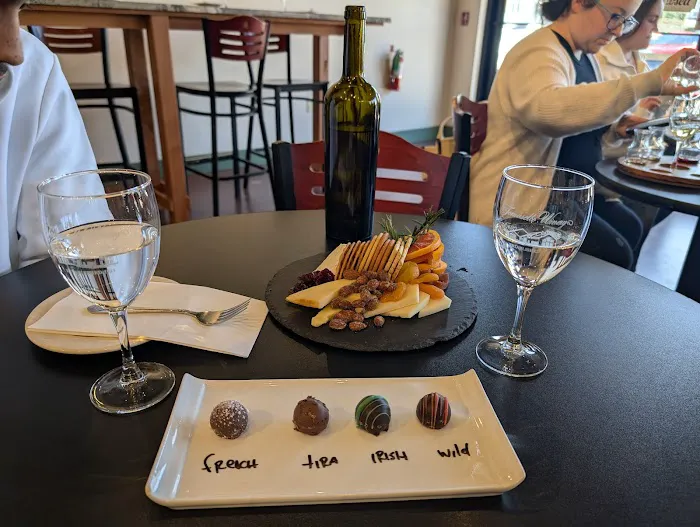 Tomasello Winery Tasting Room Picture 3