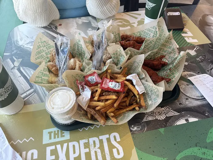 Wingstop Picture 6