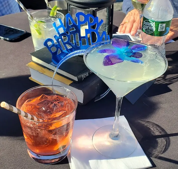 Uncorked Wine Lounge Picture 7