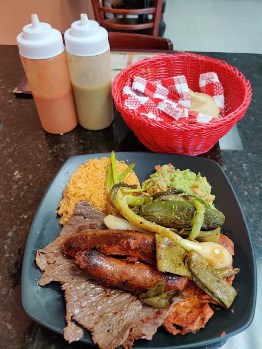 La Morenita Deli and restaurant Picture 10