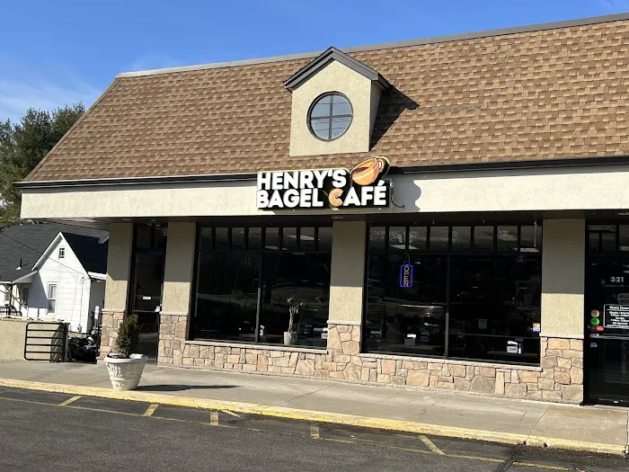 Henry's Bagel Cafe Picture 10