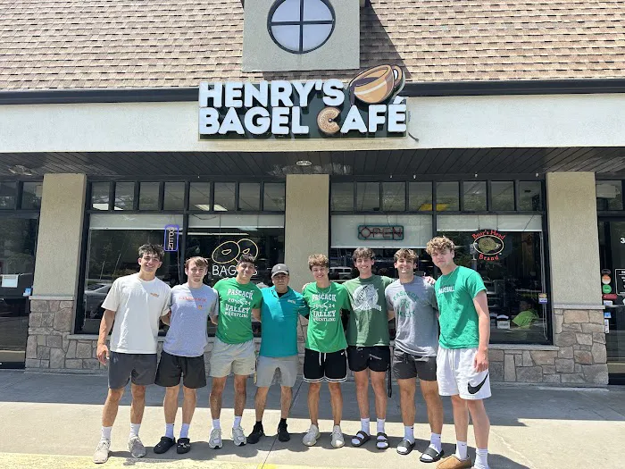 Henry's Bagel Cafe Picture 5
