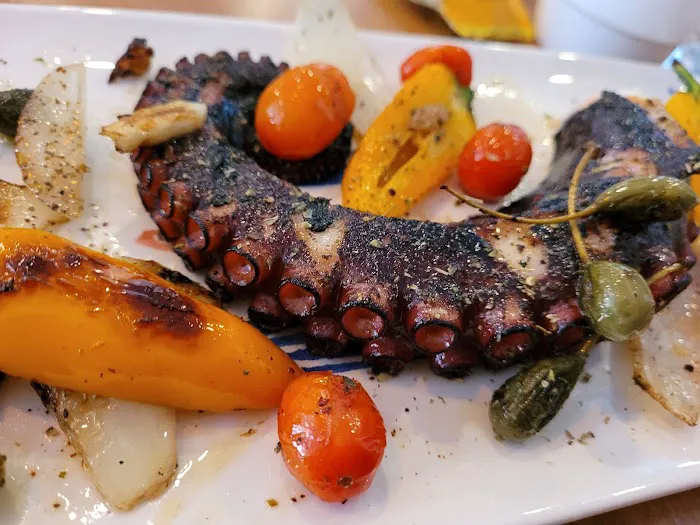 Atlantis Mediterranean Grill House Picture 6