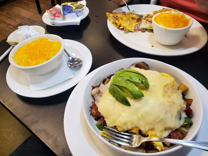 Benny's Luncheonette Picture 5