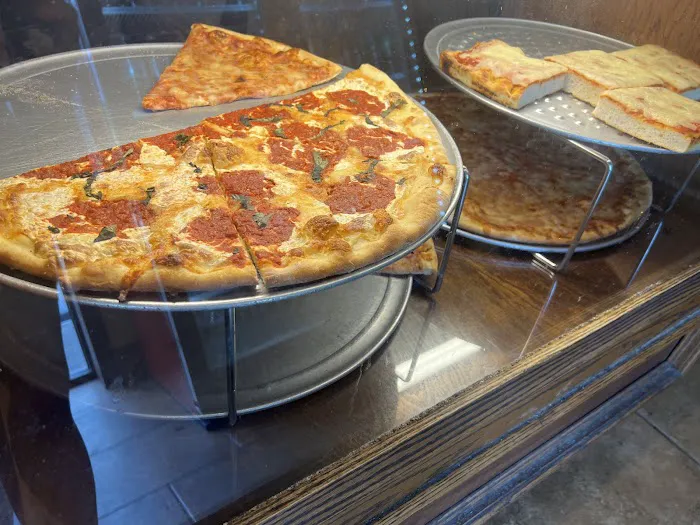 LA Bella Roma Pizzeria Picture 1