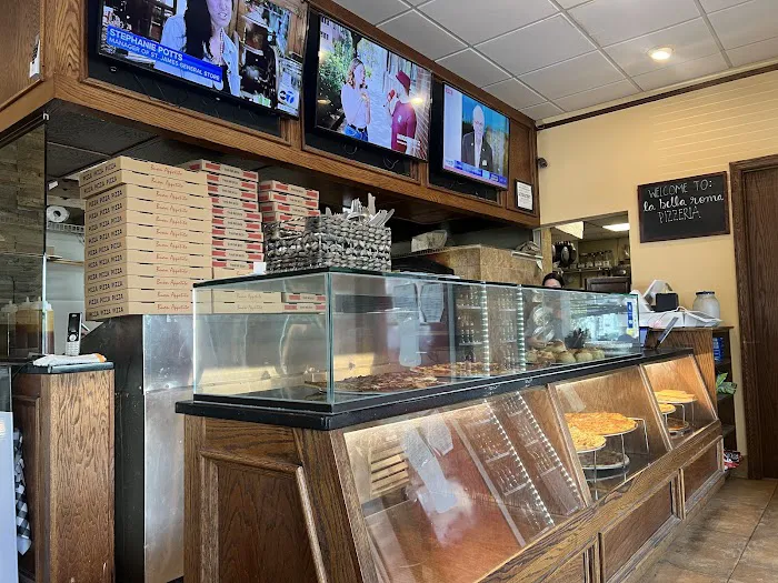 LA Bella Roma Pizzeria Picture 2