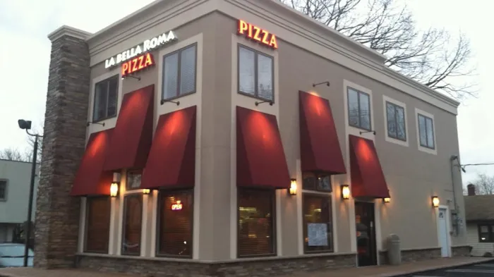 LA Bella Roma Pizzeria Picture 9