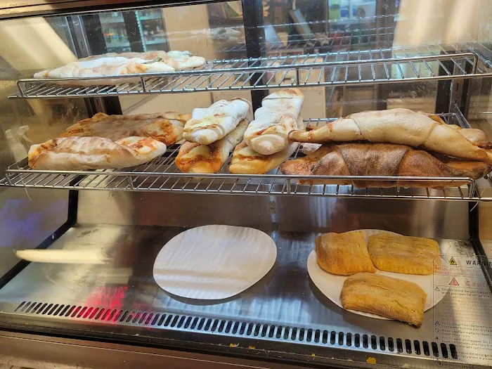 Roma II Pizza Picture 2