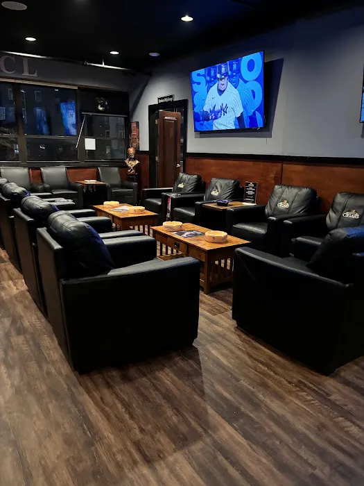 Central Cigar Lounge Picture 6