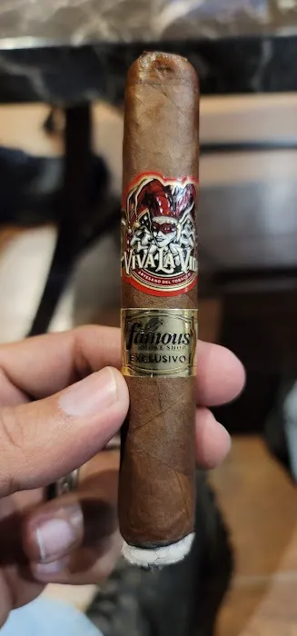 Central Cigar Lounge Picture 2