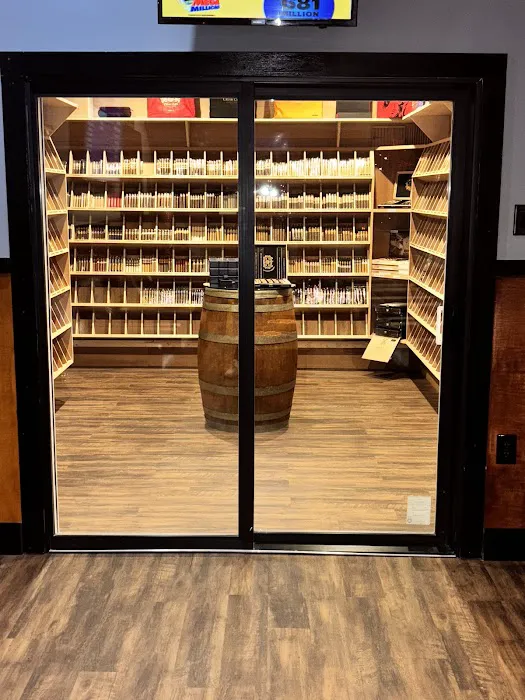 Central Cigar Lounge Picture 8