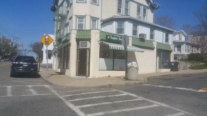 NICE TOWN DELI Picture 9