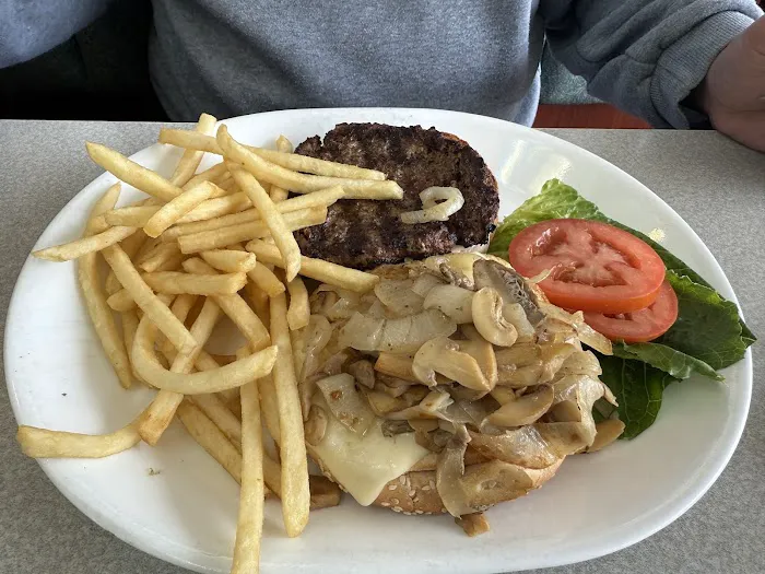 Central Plaza Diner Picture 5