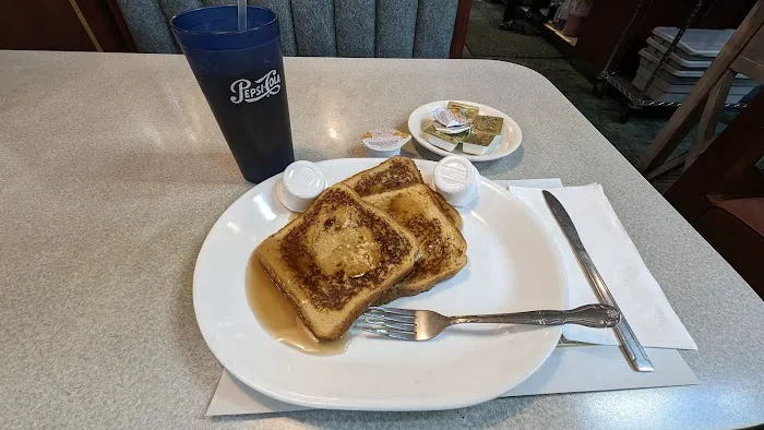 Central Plaza Diner Picture 6