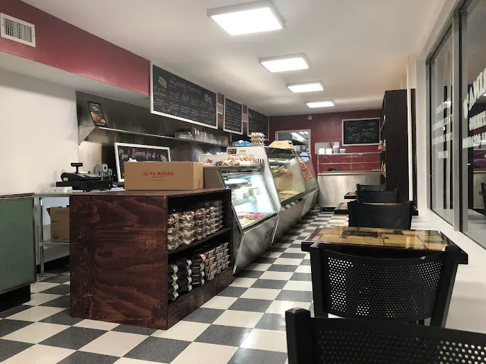 VILLARINA'S DELI & CATERING Picture 9