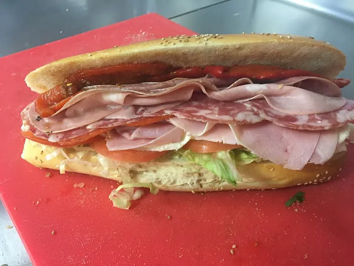VILLARINA'S DELI & CATERING Picture 2