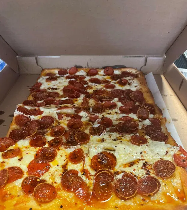 Deanna's Pizzeria & Restaurant Picture 2