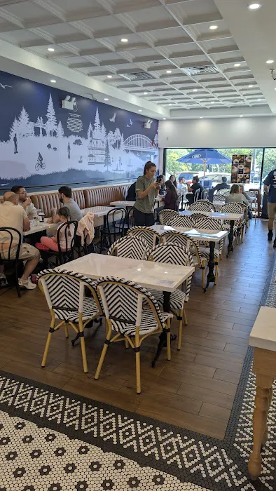 Paris Baguette Picture 1