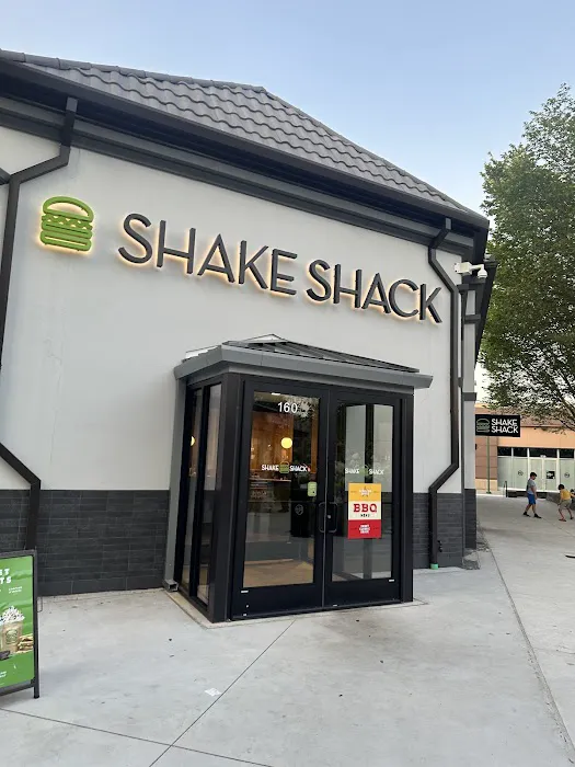 Shake Shack Ridge Hill Picture 3