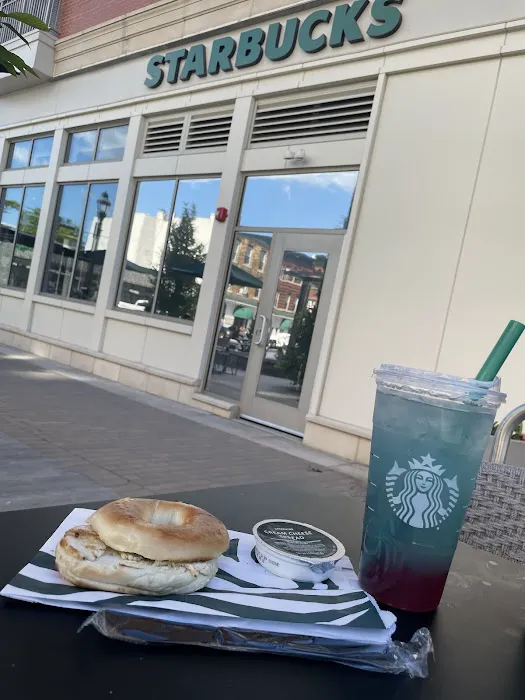 Starbucks Picture 3