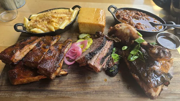 Smokehouse Tailgate Grill - NEW RO Picture 9