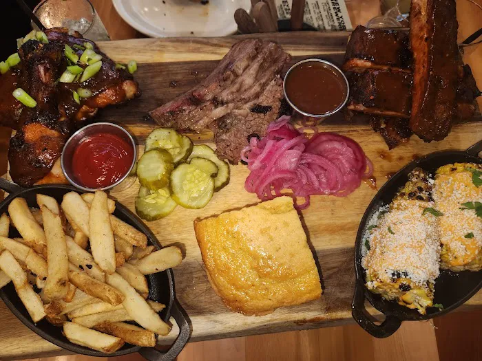 Smokehouse Tailgate Grill - NEW RO Picture 3