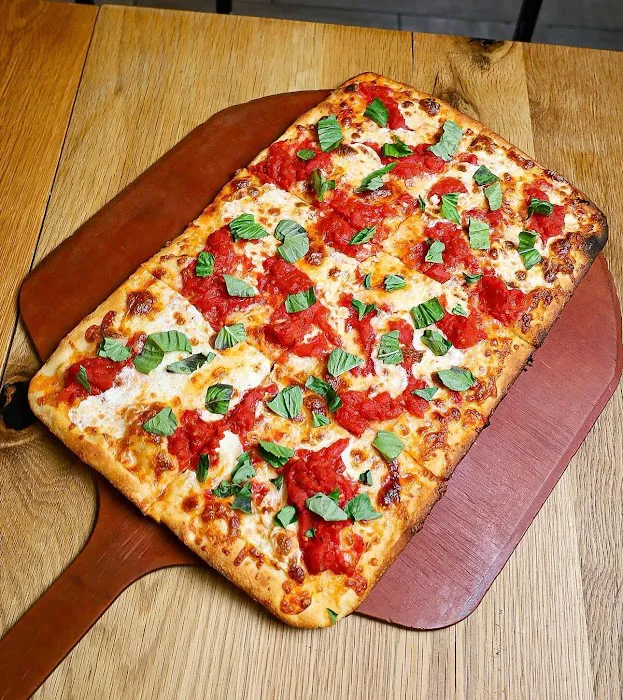 Gemelli Pizzeria Picture 7