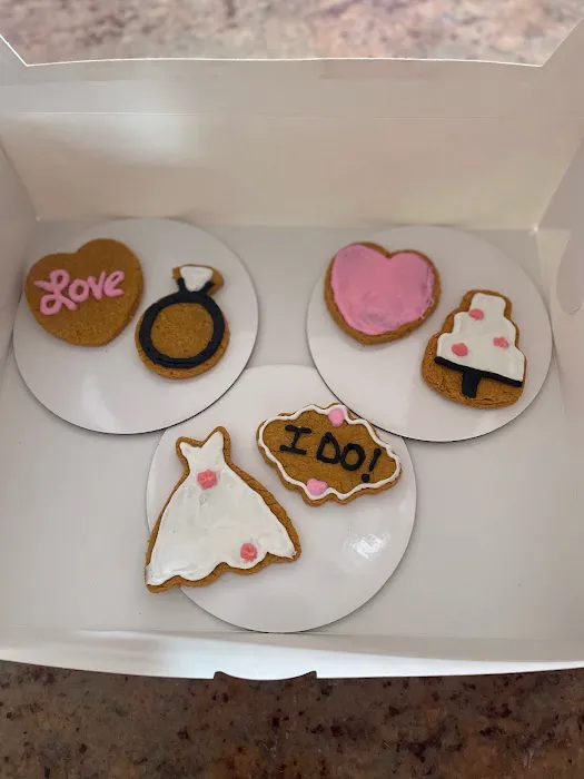 Curly Tail Cakes | Dog Bakery Picture 9