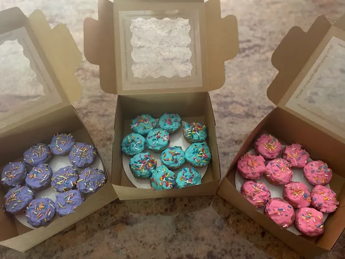 Curly Tail Cakes | Dog Bakery Picture 1