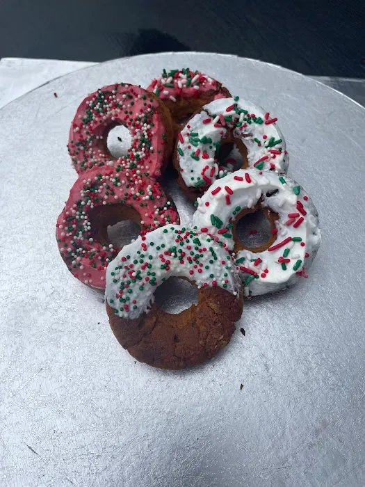 Curly Tail Cakes | Dog Bakery Picture 6