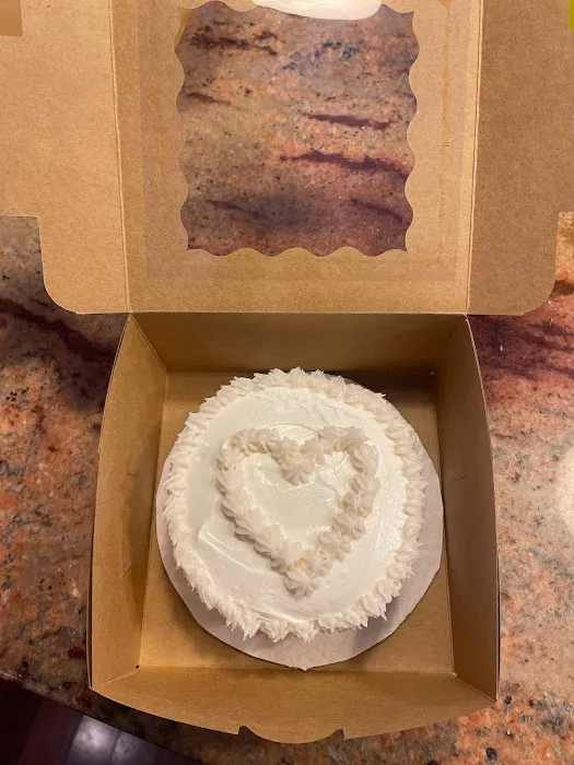 Curly Tail Cakes | Dog Bakery Picture 4