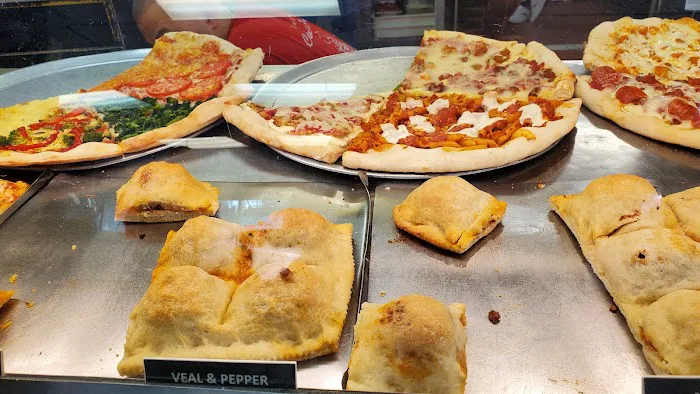 Catania's Pizzeria Picture 6
