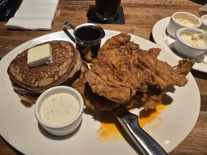 Yard House Picture 10