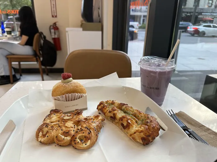 Tous les Jours Bakery Cafe Picture 4