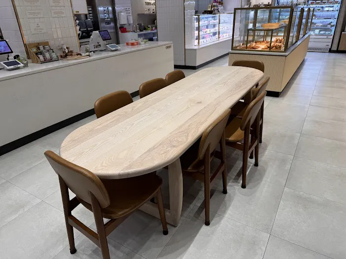 Tous les Jours Bakery Cafe Picture 6