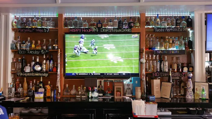 Alex Lounge Bar & Grill Picture 7